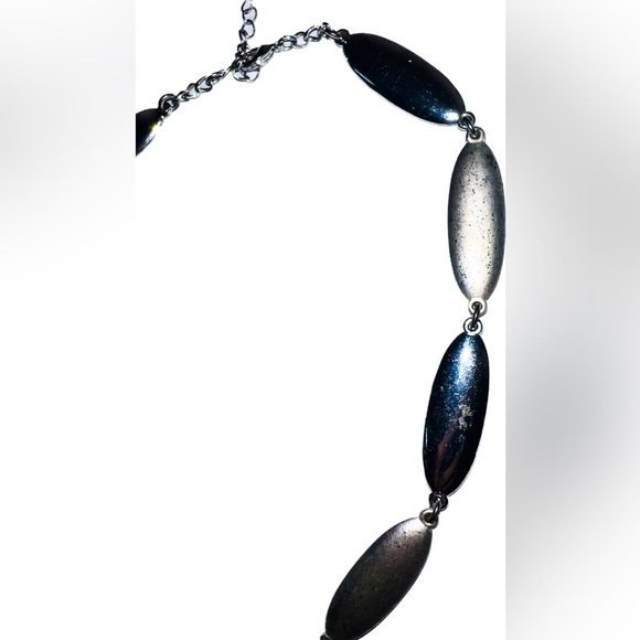 Trifari Silver-tone Fashion statement Necklace  15-18” - Picture 6 of 10